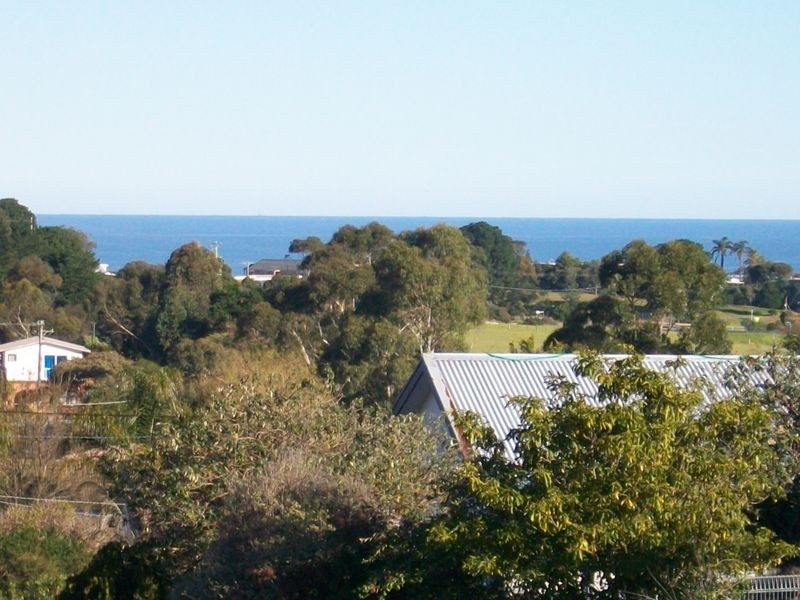 27 West Crescent, Lakes Entrance VIC 3909