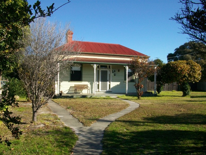 30 Church St, Lakes Entrance VIC 3909