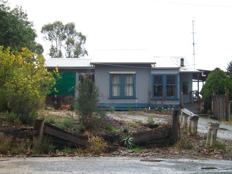 16 Gorge Road, Nowa Nowa VIC 3887