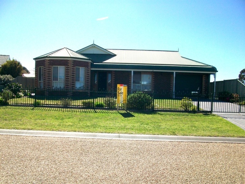 24 McCue Road, Kalimna VIC 3909