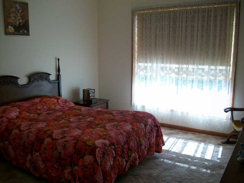 24 McCue Road, Kalimna VIC 3909