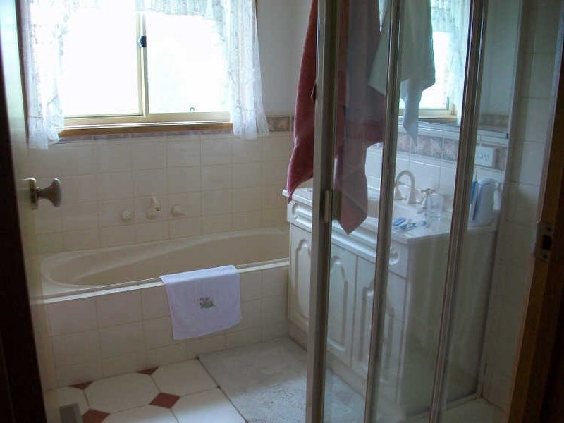 27 Stirling Drive, Lakes Entrance VIC 3909