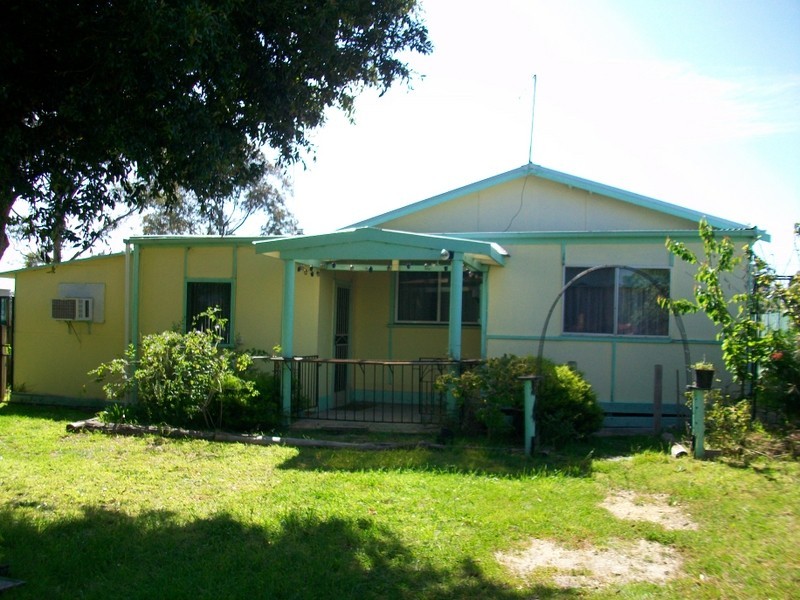 24 Heatherlea Grove, Lakes Entrance VIC 3909