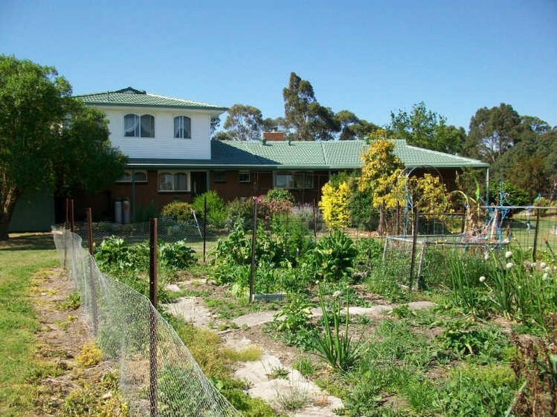 108 Hazeldene Crescent, Nicholson VIC 3882