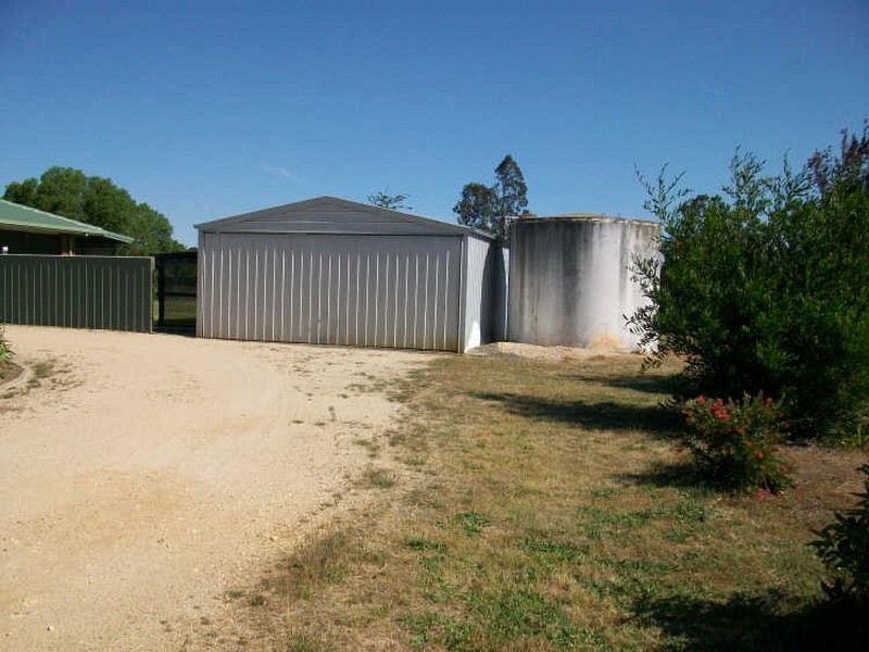 108 Hazeldene Crescent, Nicholson VIC 3882