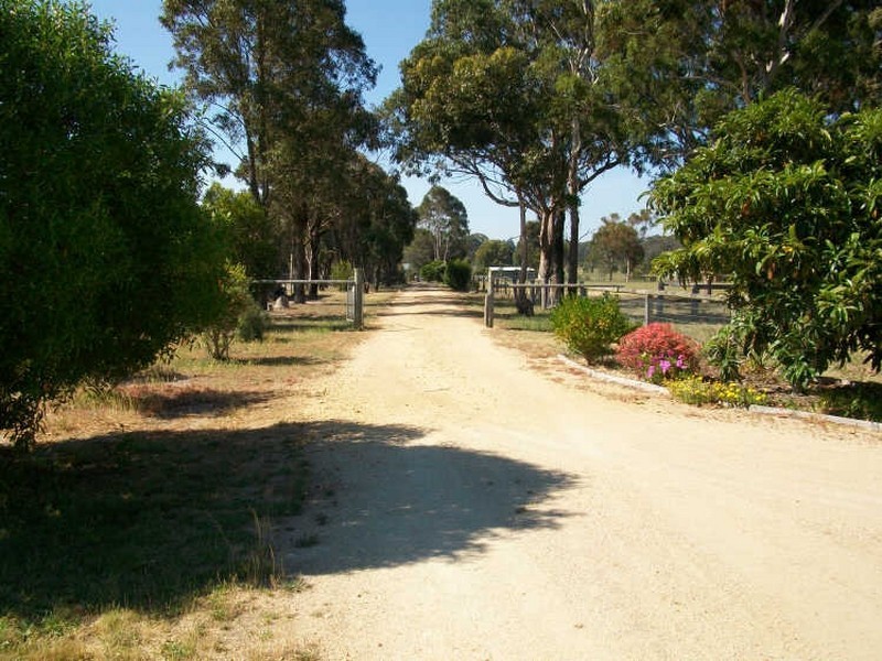 108 Hazeldene Crescent, Nicholson VIC 3882