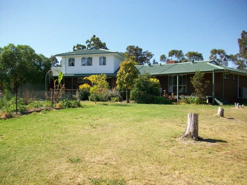 108 Hazeldene Crescent, Nicholson VIC 3882