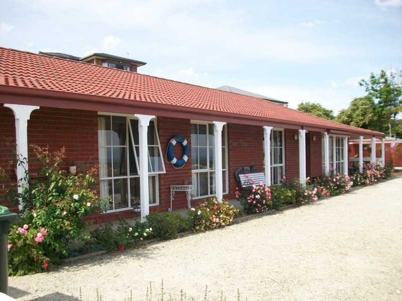 5 Bass Close, Lakes Entrance VIC 3909