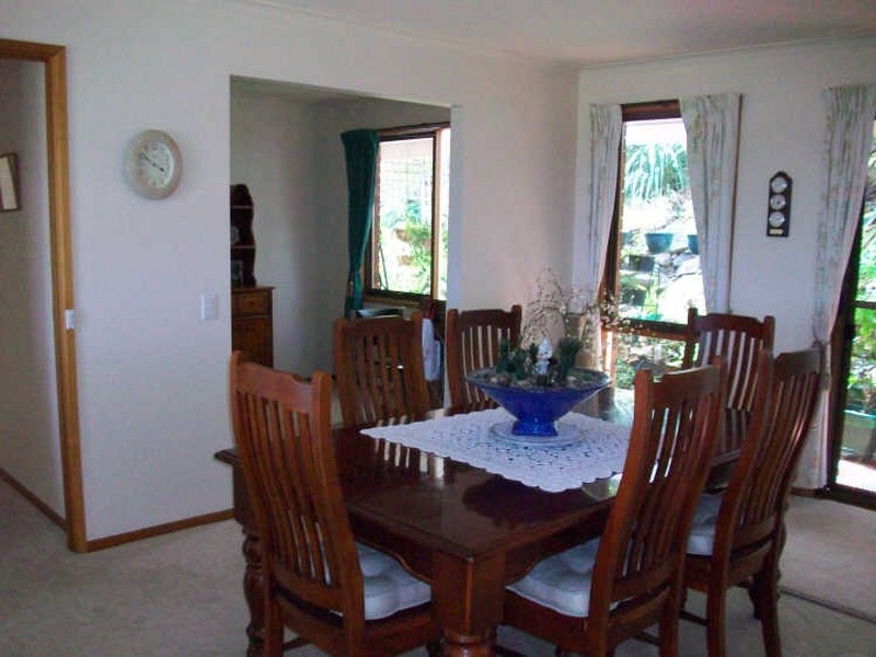 5 Bass Close, Lakes Entrance VIC 3909