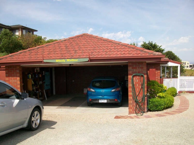 5 Bass Close, Lakes Entrance VIC 3909
