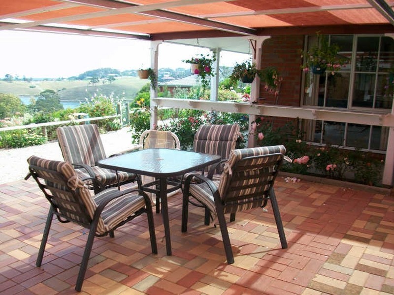 5 Bass Close, Lakes Entrance VIC 3909