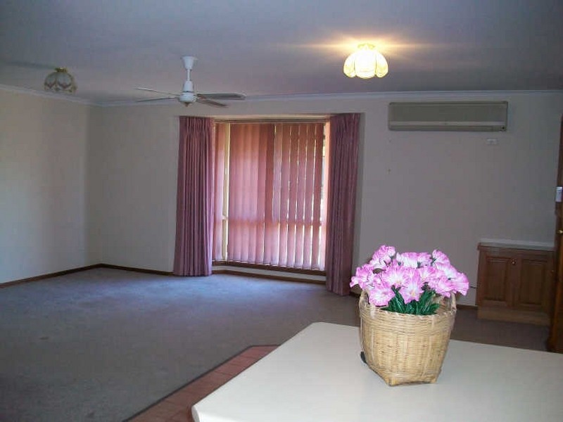 1/9 Bills Street, Lakes Entrance VIC 3909