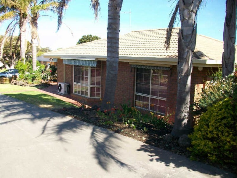 1/9 Bills Street, Lakes Entrance VIC 3909