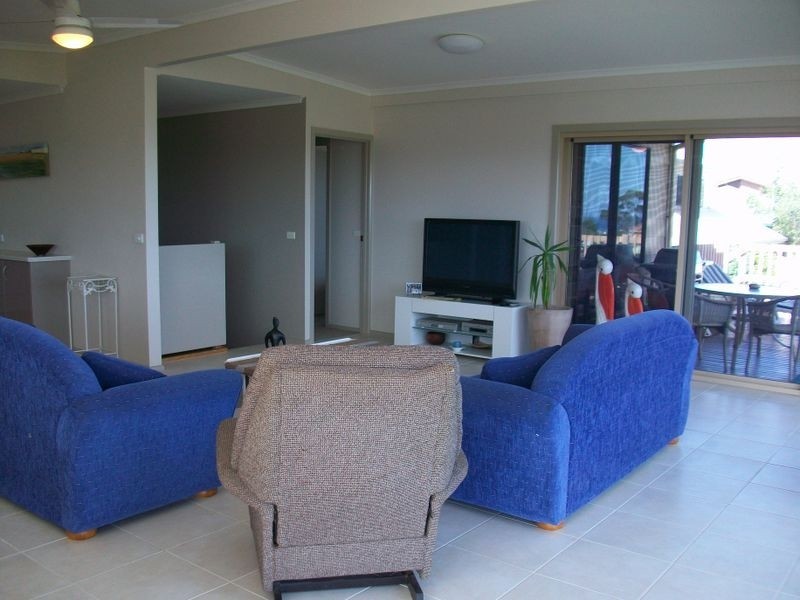 26 Abalone Avenue, Lakes Entrance VIC 3909