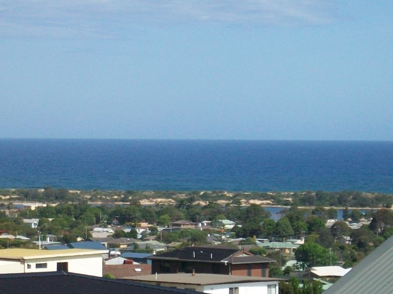 26 Abalone Avenue, Lakes Entrance VIC 3909