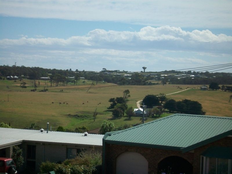 26 Abalone Avenue, Lakes Entrance VIC 3909