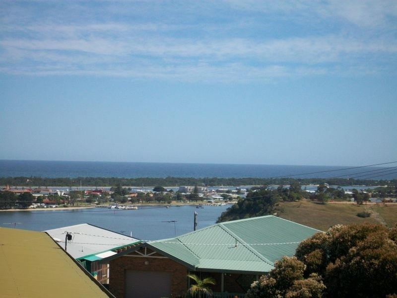 26 Abalone Avenue, Lakes Entrance VIC 3909