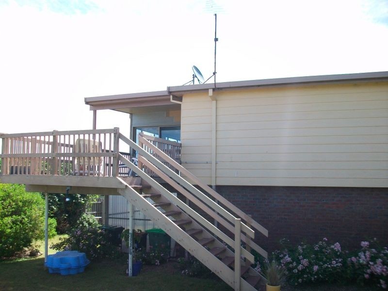 26 Abalone Avenue, Lakes Entrance VIC 3909