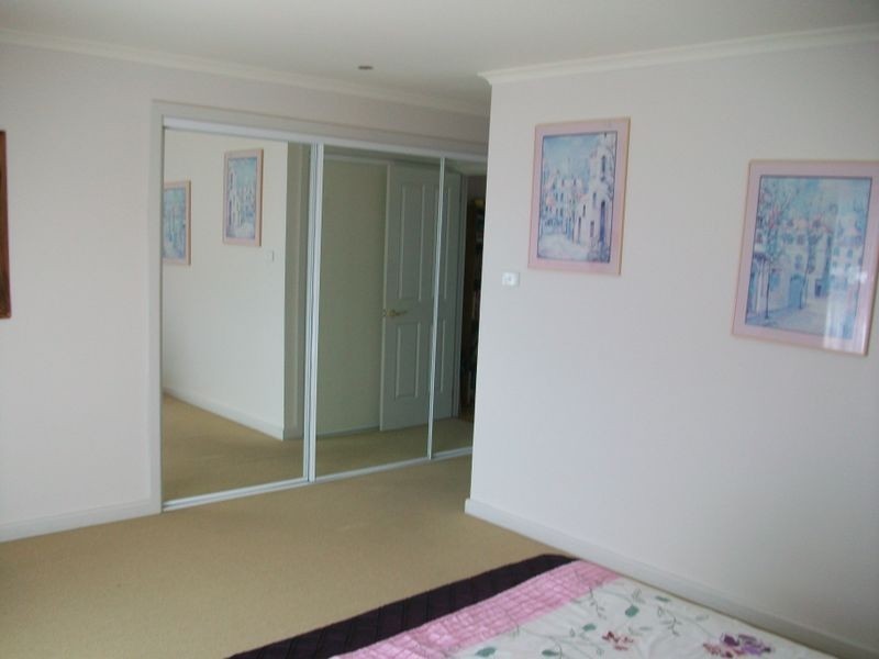 27 Abalone Ave, Lakes Entrance VIC 3909