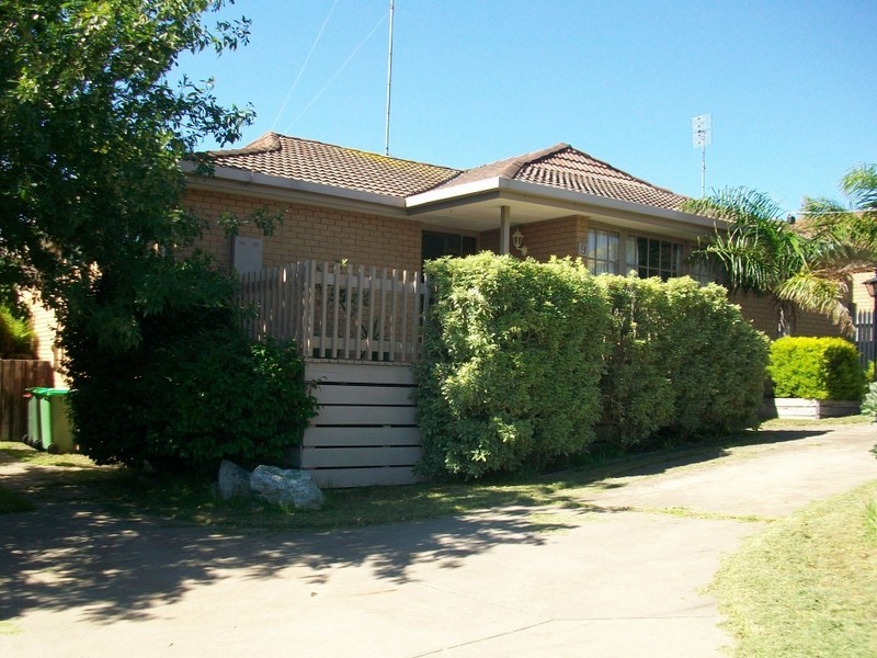 9 Perinwinkle Drive, Lakes Entrance VIC 3909