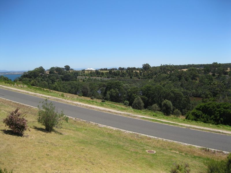 37 Swan Drive, Metung VIC 3904