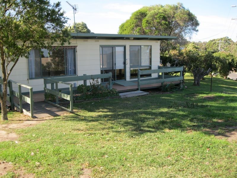 5 Lake Grove, Metung VIC 3904