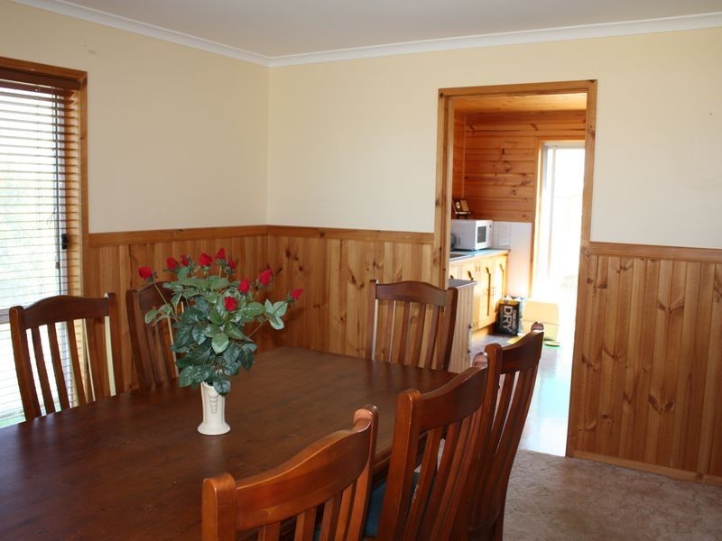 6 Elm Grove, Metung VIC 3904