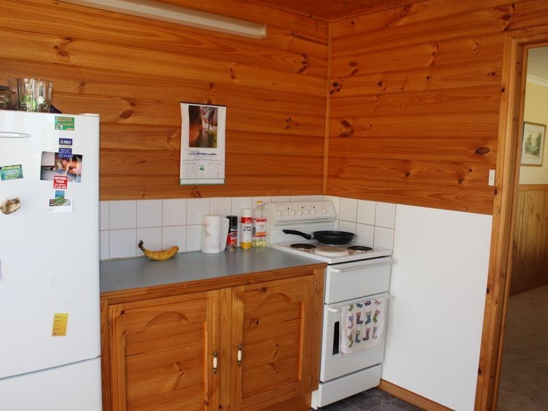 6 Elm Grove, Metung VIC 3904