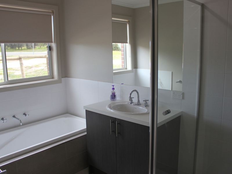 17 Peter Road, Metung VIC 3904