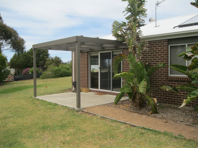 17 Peter Road, Metung VIC 3904