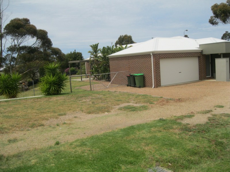 17 Peter Road, Metung VIC 3904