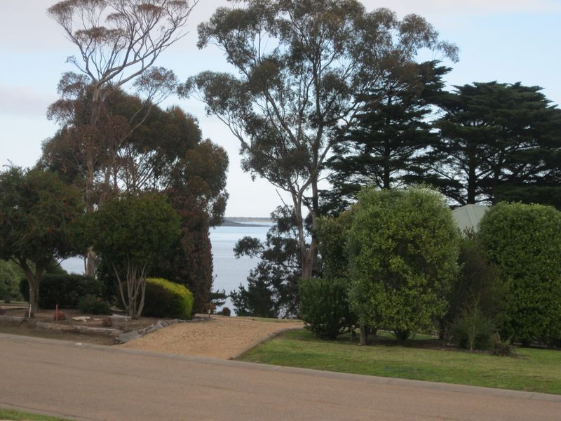 25 Leighton Bay Drive, Metung VIC 3904