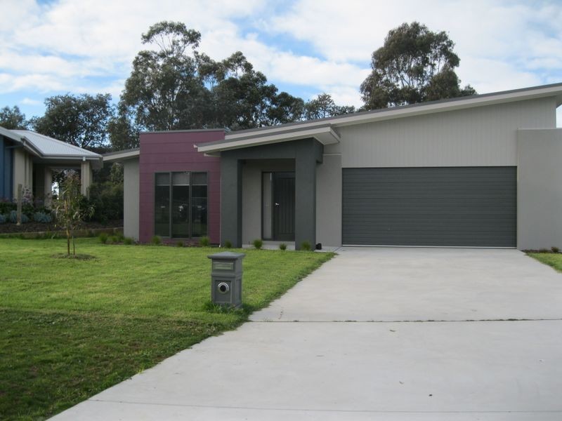 121 Kingscove Blvd, Metung VIC 3904