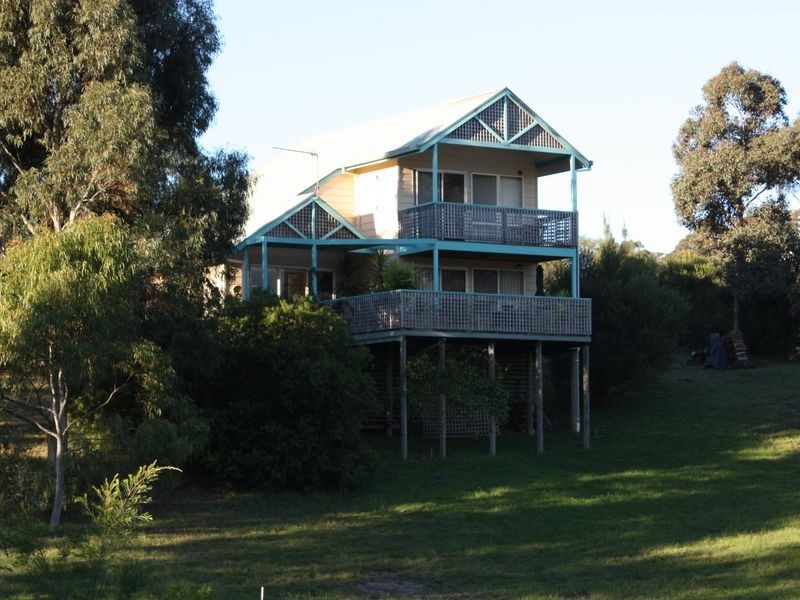 13 Kingscote Drive, Metung VIC 3904