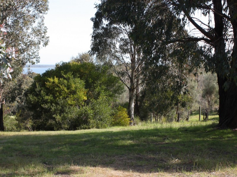 79 Kingscove Blvd, Metung VIC 3904