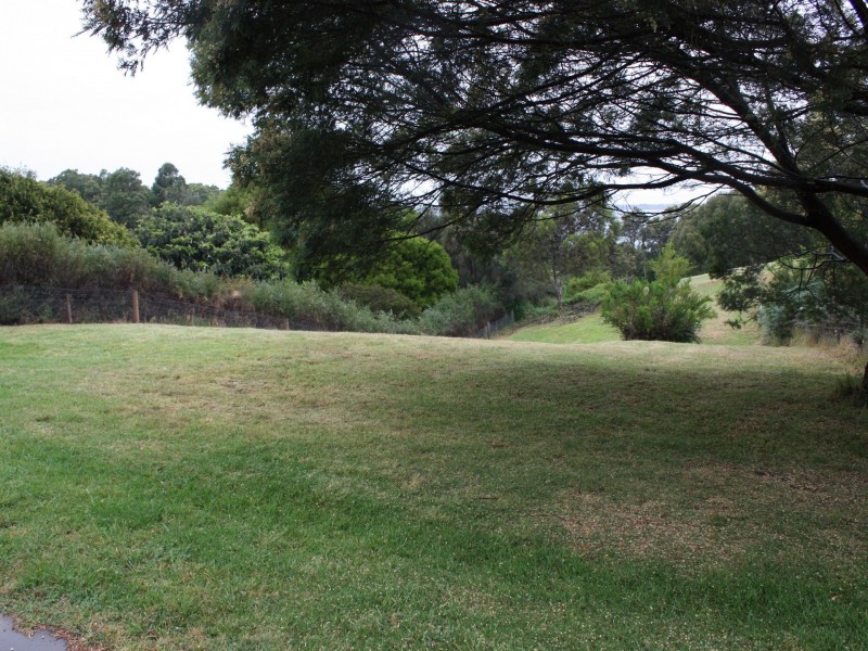 5A Gloria Ave, Metung VIC 3904