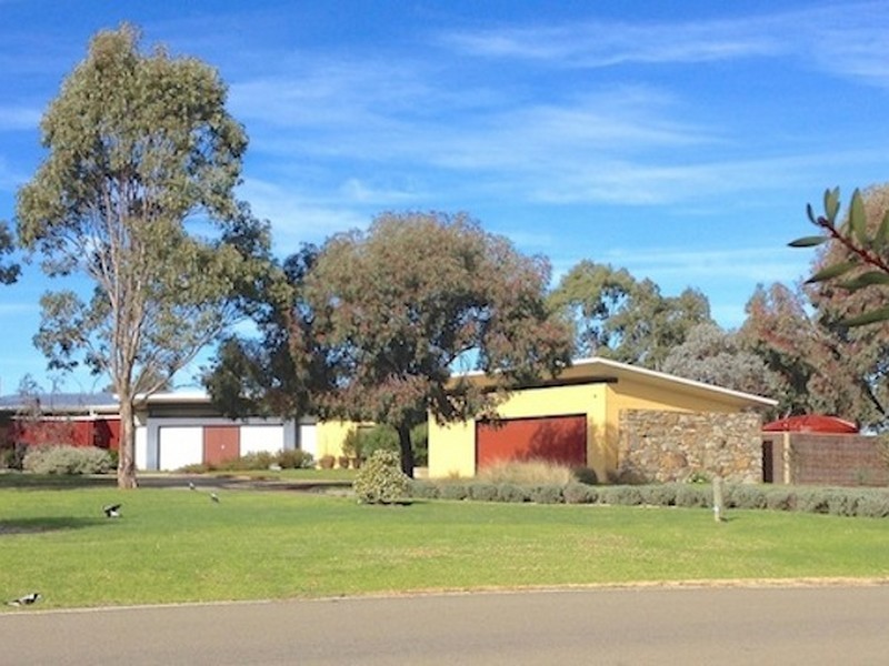 31 Kings Cove Boulevard, Metung VIC 3904