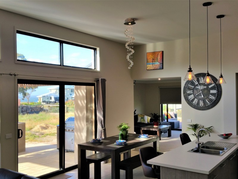 8 Plateau Ave, Metung VIC 3904