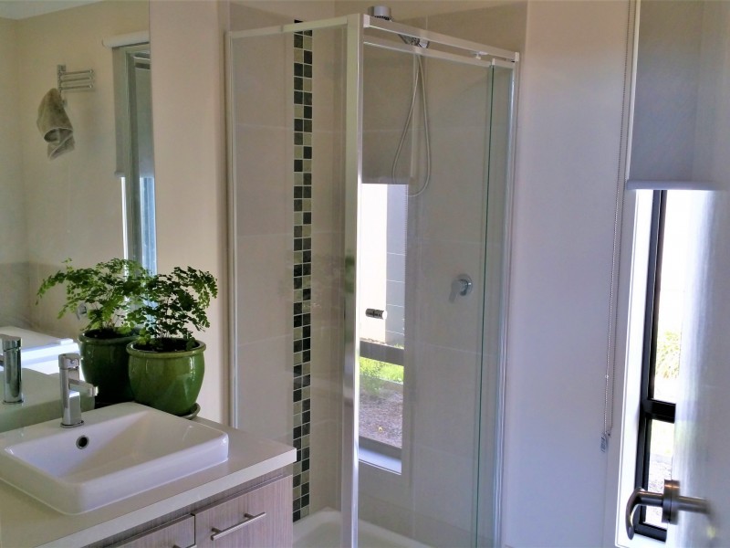 8 Plateau Ave, Metung VIC 3904