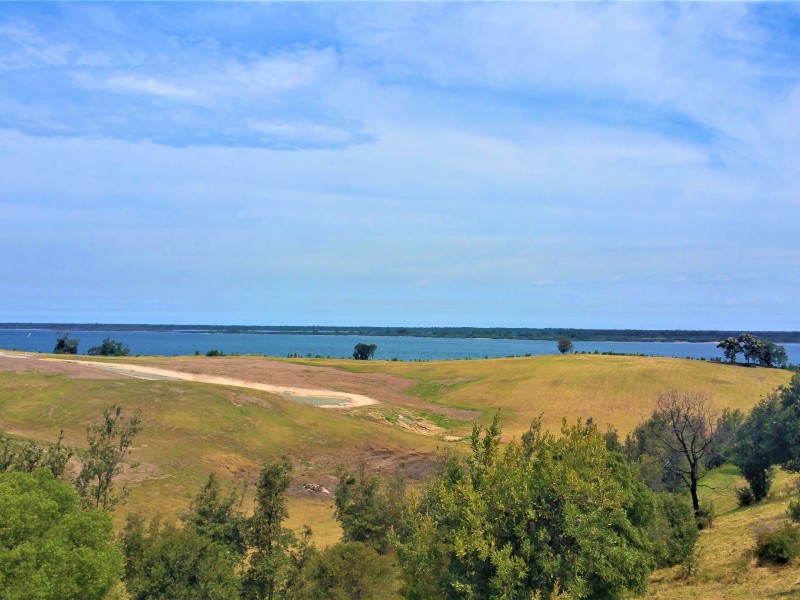 8 Plateau Ave, Metung VIC 3904