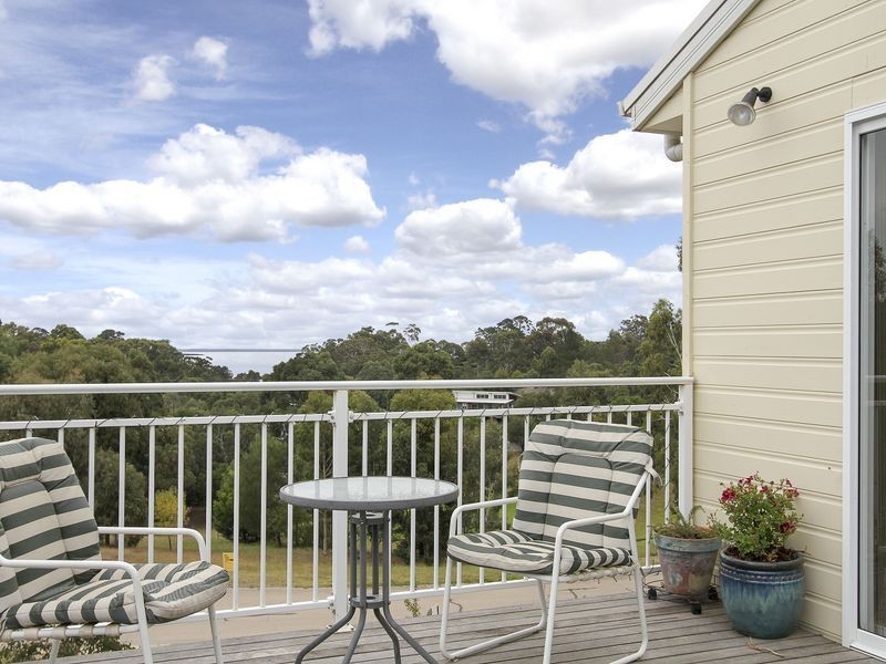 12 Kingscote Drive, Metung VIC 3904