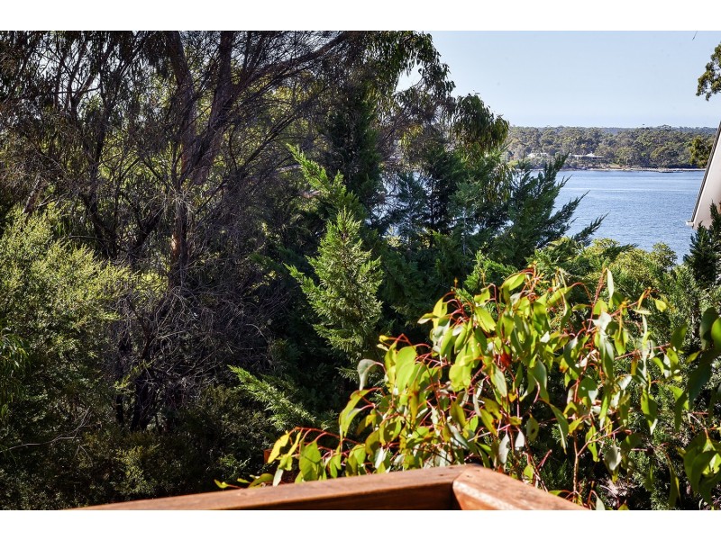 6 Lawrence Court, Metung VIC 3904