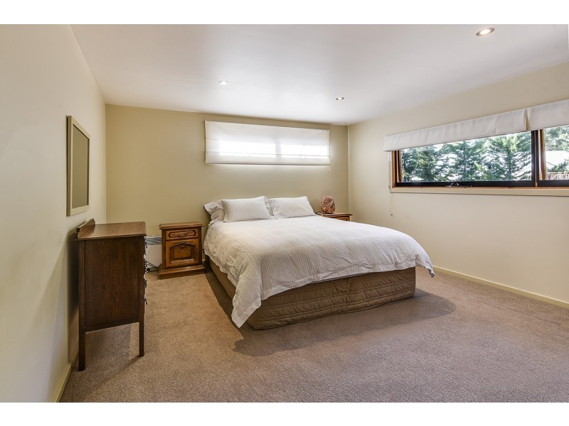 6 Lawrence Court, Metung VIC 3904