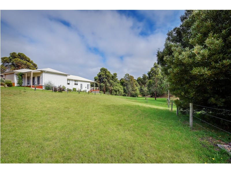 16 The Sanctuary, Metung VIC 3904