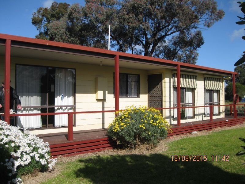 5 Allan, Metung VIC 3904