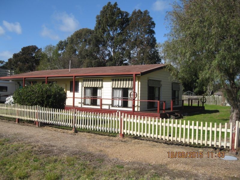 5 Allan, Metung VIC 3904