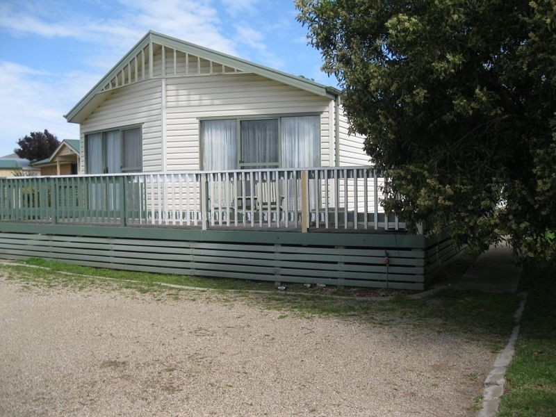 4 Tambo Blvd, Metung VIC 3904