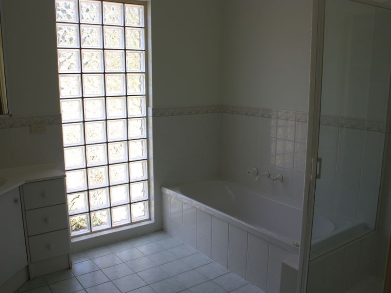 4 Fell Place, Metung VIC 3904