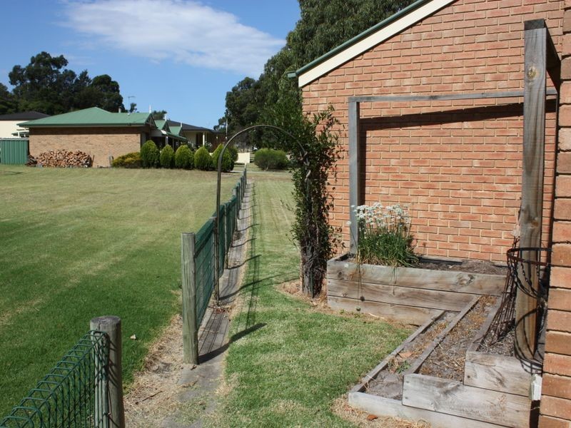 4 Fell Place, Metung VIC 3904