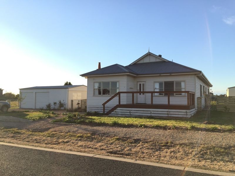 10 Falcon Grove, Metung VIC 3904